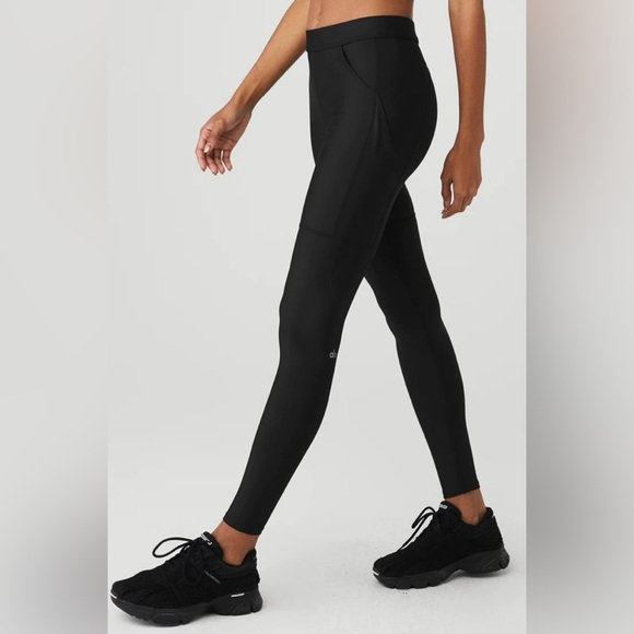 Alo Yoga High-Waist 4 Pocket Utility Legging - Picture 3 of 10